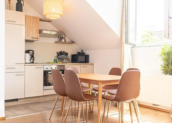 Charming 6 With Living Modern Design Donaustadt דירה *