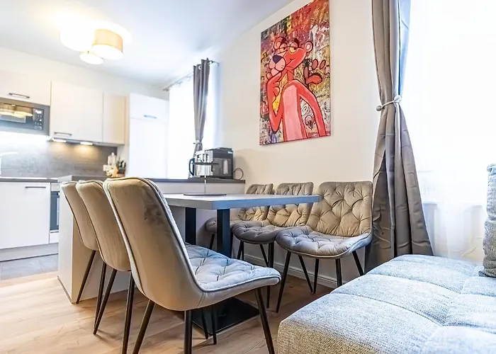 Charming 6 With Living Modern Design Donaustadt דירה *