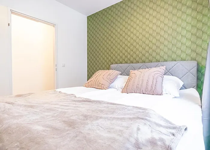 Charming 6 With Living Modern Design Donaustadt וינה