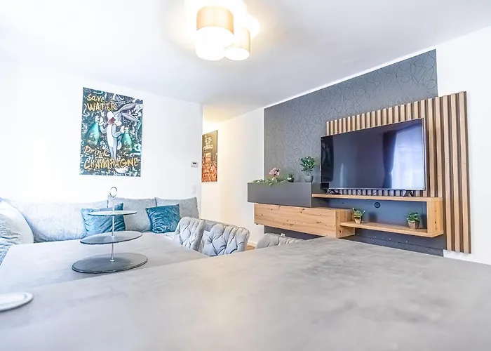 Charming 6 With Living Modern Design Donaustadt וינה