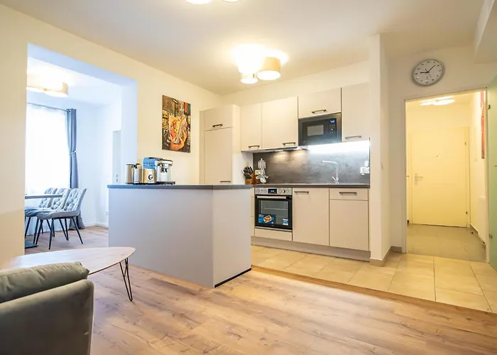 Charming 6 With Living Modern Design Donaustadt וינה