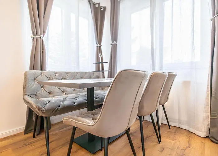 Charming 6 With Living Modern Design Donaustadt דירה