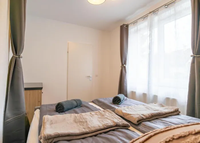 Charming 6 With Living Modern Design Donaustadt דירה