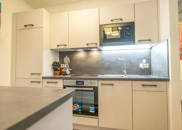 Charming 6 With Living Modern Design Donaustadt דירה *