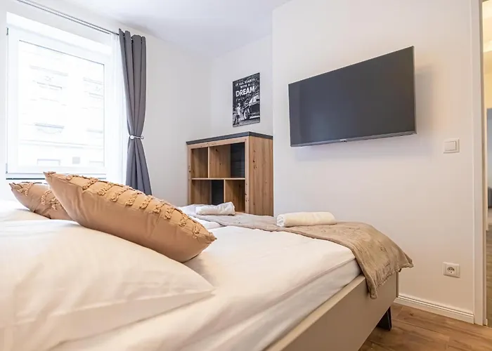 Charming 6 With Living Modern Design Donaustadt *